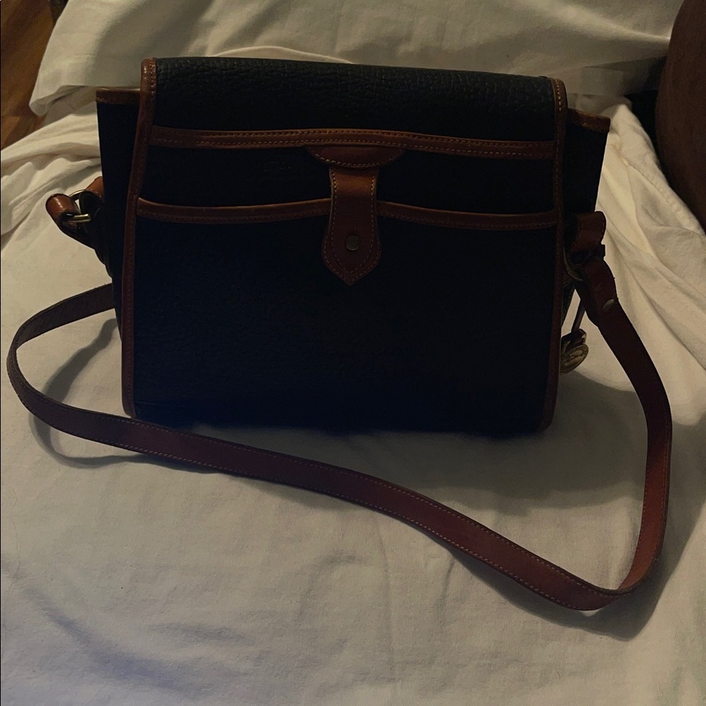 Vintage Dooney & Bourke Black and Tan All-Weather Leather Shoulder Bag - Picture 2 of 16